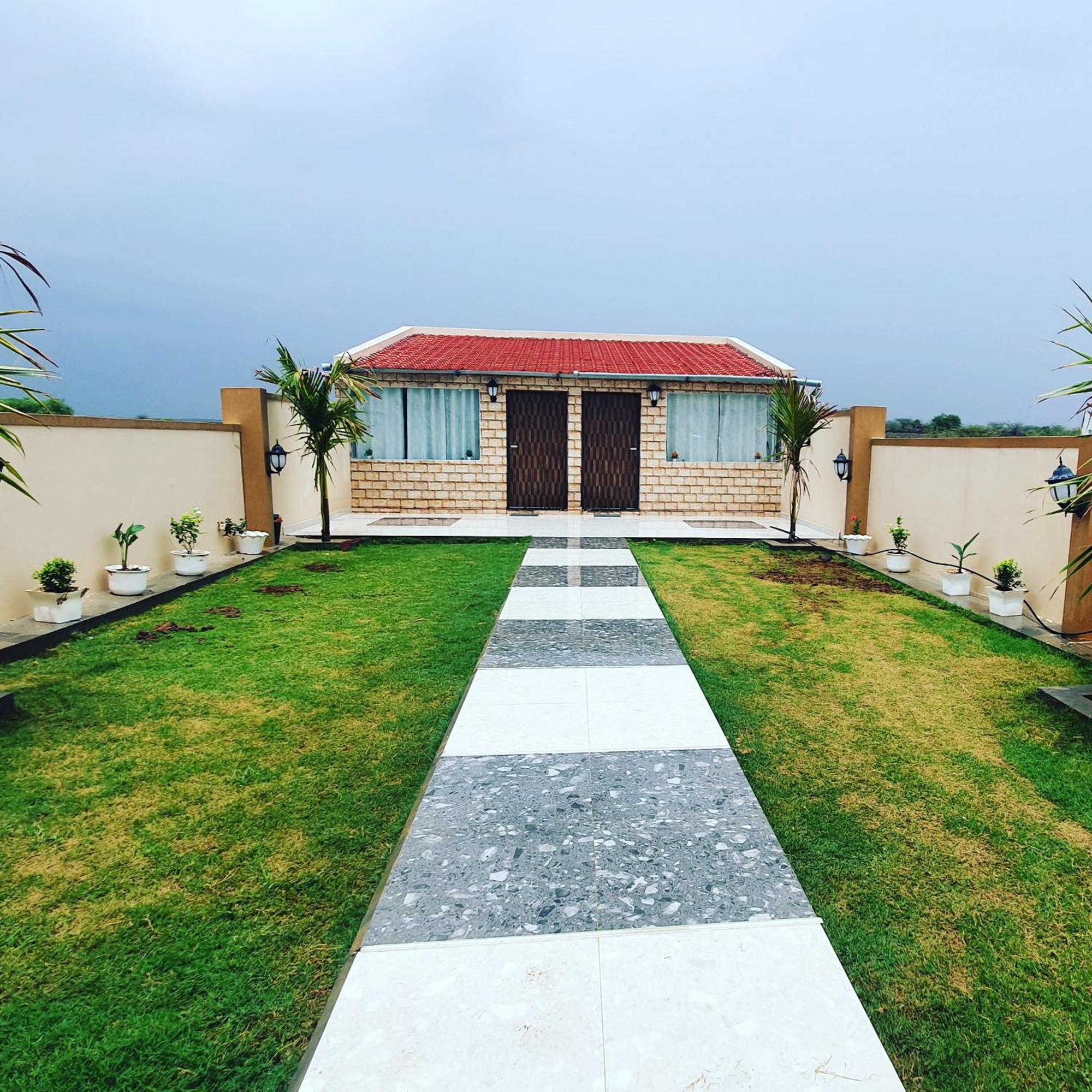 Krishna Farm & Forest Villa Bhuj Phòng bức ảnh