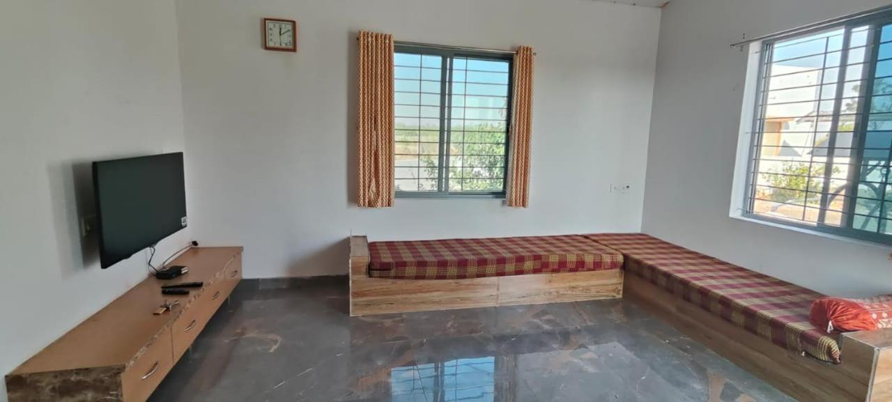 Krishna Farm & Forest Villa Bhuj Ngoại thất bức ảnh