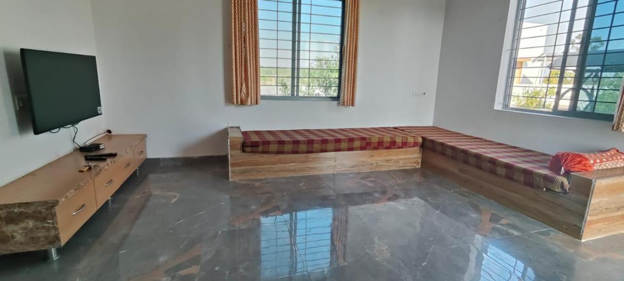 Krishna Farm & Forest Villa Bhuj Ngoại thất bức ảnh